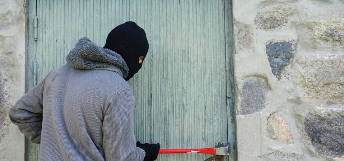 Рибалка-грабіжник: на Львівщині обікрали спеціалізований магазин Рибалка-грабіжник: на Львівщині обікрали спеціалізований магазин