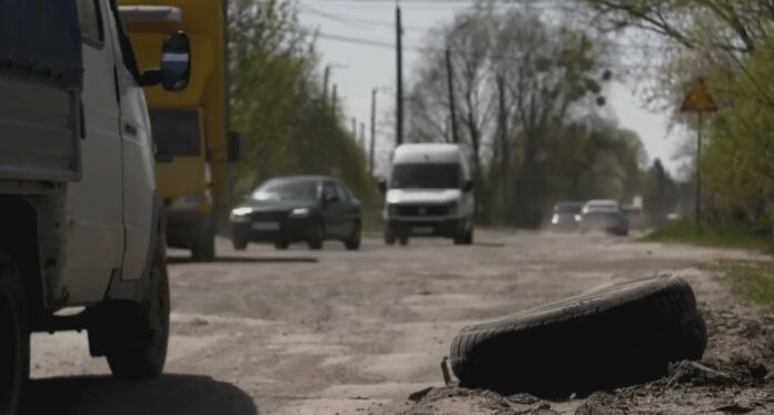 Одна з найкритичніших вулиць Львова: коли розпочнеться реконструкція дороги на Курмановича Одна з найкритичніших вулиць Львова: коли розпочнеться реконструкція дороги на Курмановича
