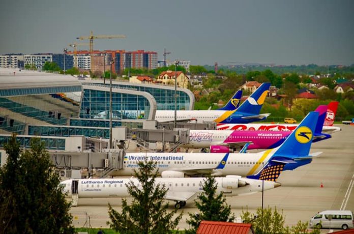 Львівський аеропорт повідомляє про затримку авіарейсів Львівський аеропорт повідомляє про затримку авіарейсів