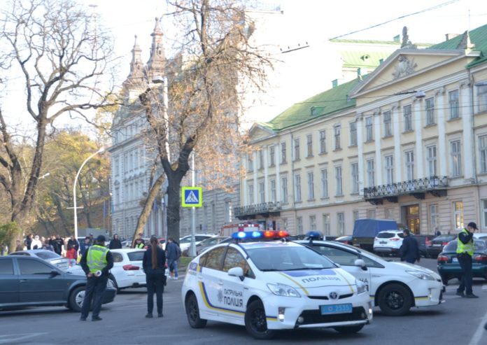 У Львові «замінували» облдержадміністрацію У Львові «замінували» облдержадміністрацію