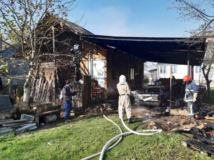 У Стрийському районі згорів автомобіль (фото) У Стрийському районі згорів автомобіль (фото)