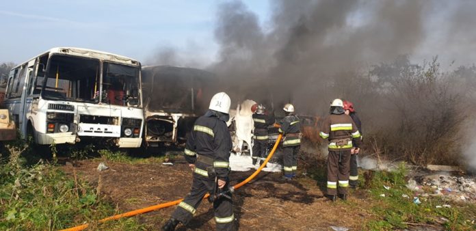 На Львівщині сталася масштабна пожежа на підприємстві (фото) На Львівщині сталася масштабна пожежа на підприємстві (фото)