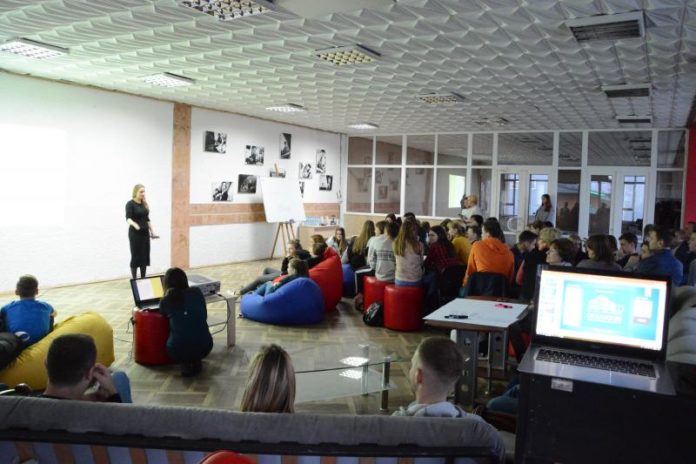 У Львові вдруге намагались обікрасти освітній простір У Львові вдруге намагались обікрасти освітній простір