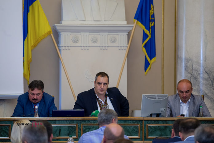 Облрада звільнила першого заступника Ганущина Облрада звільнила першого заступника Ганущина