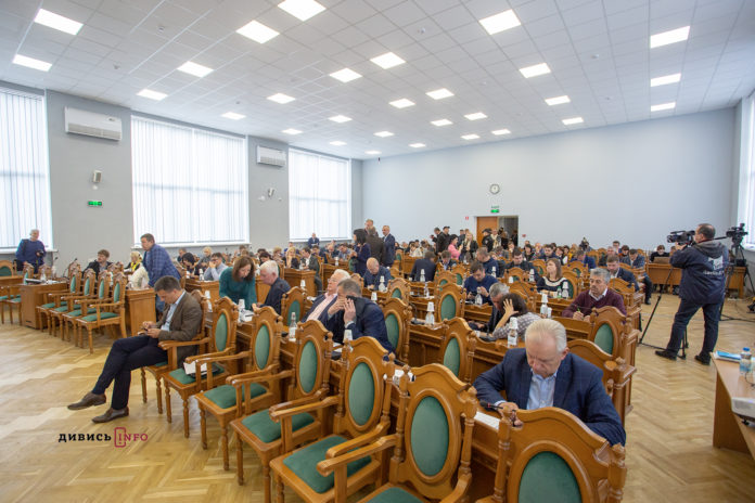 Депутати удесятеро збільшили плату для сезонних майданчиків, які працюють цілий рік Депутати удесятеро збільшили плату для сезонних майданчиків, які працюють цілий рік
