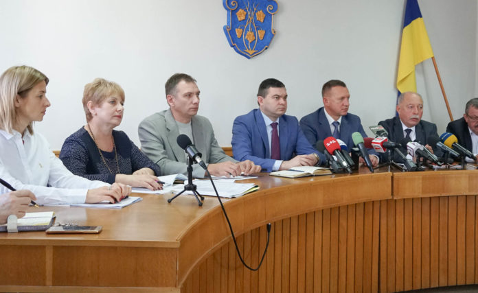 В Ужгороді призупиняють навчальний процес на медфакультеті через сплах дифтерії В Ужгороді призупиняють навчальний процес на медфакультеті через сплах дифтерії