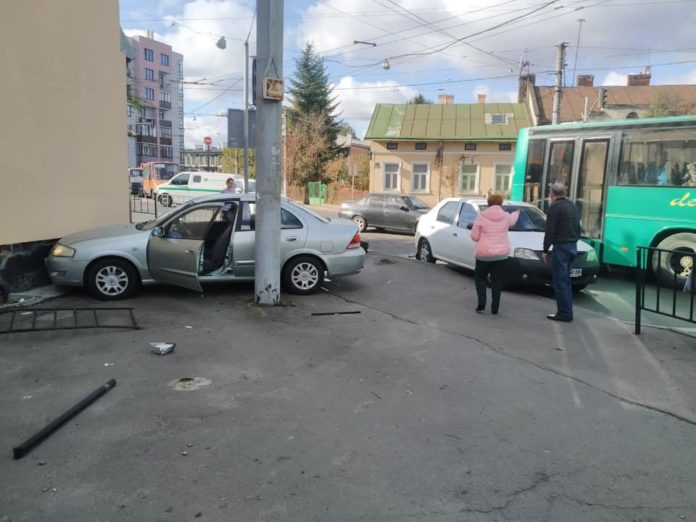 У Львові на Кульпарківській ДТП У Львові на Кульпарківській ДТП