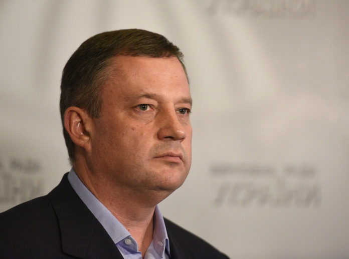 Дубневича готові взяти на поруки група нардепів Дубневича готові взяти на поруки група нардепів