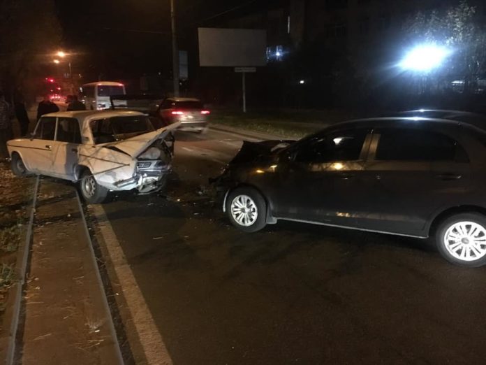 У Львові на Левандівці – аварія за участю чотирьох автомобілів У Львові на Левандівці – аварія за участю чотирьох автомобілів