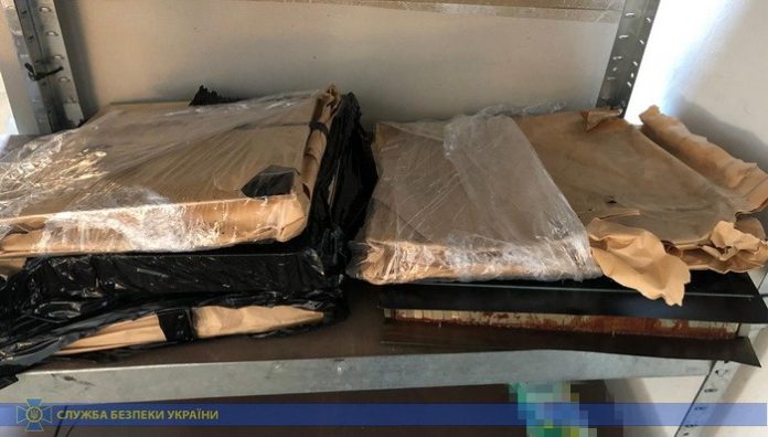СБУ запобігла нелегальному ввезенню в Україну деталей до гвинтокрила СБУ запобігла нелегальному ввезенню в Україну деталей до гвинтокрила