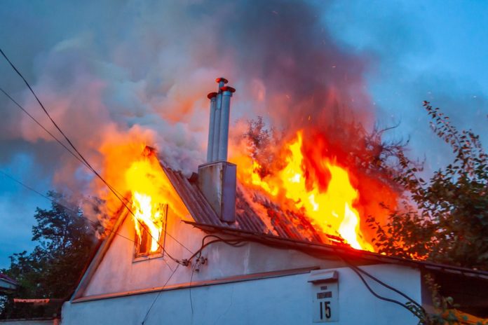 У Стрию горіла господарська будівля У Стрию горіла господарська будівля