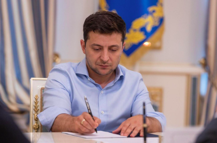 Депутати-прогульщики залишаться без грошей – Зеленський підписав закон Депутати-прогульщики залишаться без грошей – Зеленський підписав закон