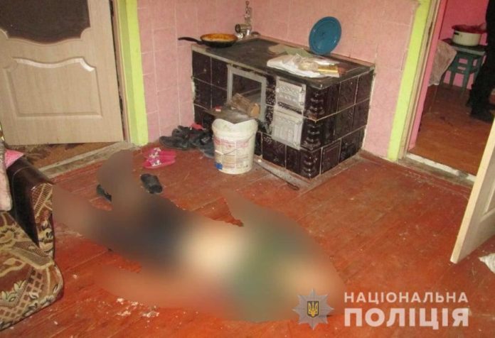 На Закарпатті жінка мітлою вбила співмешканця На Закарпатті жінка мітлою вбила співмешканця
