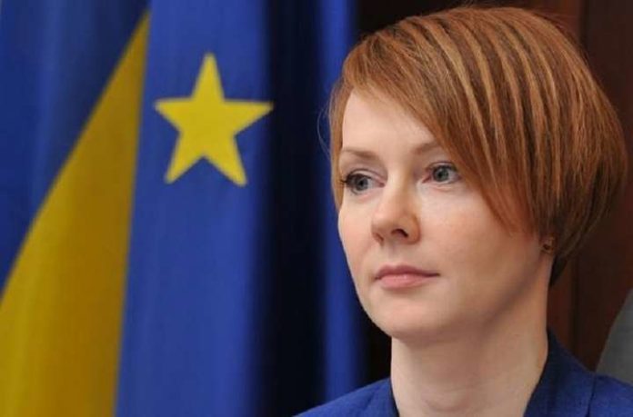 Зеркаль написала заяву про звільнення з МЗС Зеркаль написала заяву про звільнення з МЗС
