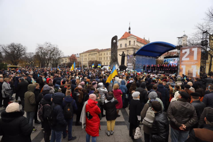 У центрі Львова відбулися заходи з відзначення Дня Гідності та Свободи У центрі Львова відбулися заходи з відзначення Дня Гідності та Свободи