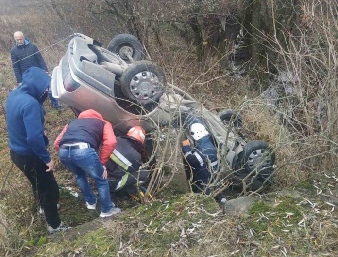 На Львівщині рятувальники витягували потерпілих в ДТП за допомогою гідравлічних ножниць На Львівщині рятувальники витягували потерпілих в ДТП за допомогою гідравлічних ножниць