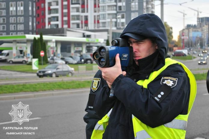З початку року львівські патрульні оштрафували понад 30 тисяч порушників швидкісного режиму З початку року львівські патрульні оштрафували понад 30 тисяч порушників швидкісного режиму