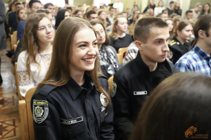 Львівським студентам вручили обласні премії Львівським студентам вручили обласні премії