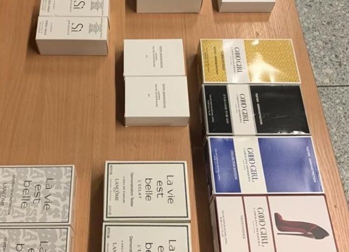 У Львівському аеропорті затримали іноземку з контрабандою парфумів У Львівському аеропорті затримали іноземку з контрабандою парфумів
