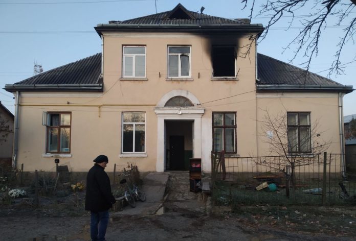 У Бродах під час пожежі у квартирі загинула жінка (фото) У Бродах під час пожежі у квартирі загинула жінка (фото)