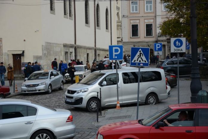 Львівські інспектори з паркування за рік склали постанов на 12,5 мільйона гривень Львівські інспектори з паркування за рік склали постанов на 12,5 мільйона гривень
