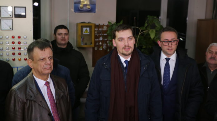 Прем’єр розповів, хто відповість за борги і зрив опалювального сезону у Новому Роздолі та Новояворівську Прем’єр розповів, хто відповість за борги і зрив опалювального сезону у Новому Роздолі та Новояворівську