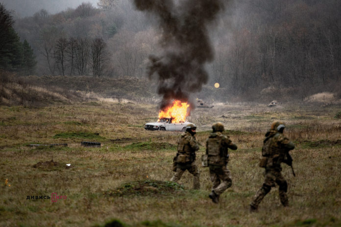 Як Нацгвардія й поліція під Львовом вчилися ліквідовувати диверсантів у зоні ООС (фоторепортаж) Як Нацгвардія й поліція під Львовом вчилися ліквідовувати диверсантів у зоні ООС (фоторепортаж)