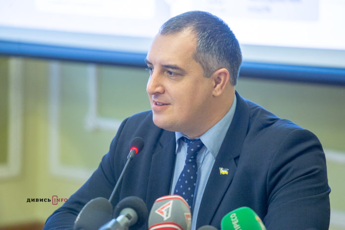 Олександр Ганущин пояснив, чому і далі перереєстровуватиме обласні заклади зі Львова у села Олександр Ганущин пояснив, чому і далі перереєстровуватиме обласні заклади зі Львова у села