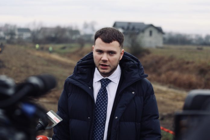 «Воювати з Клітіною – не мій рівень», – під час візиту на Львівщину міністр інфраструктури прокоментував скандал з екс-заступницею «Воювати з Клітіною – не мій рівень», – під час візиту на Львівщину міністр інфраструктури прокоментував скандал з екс-заступницею