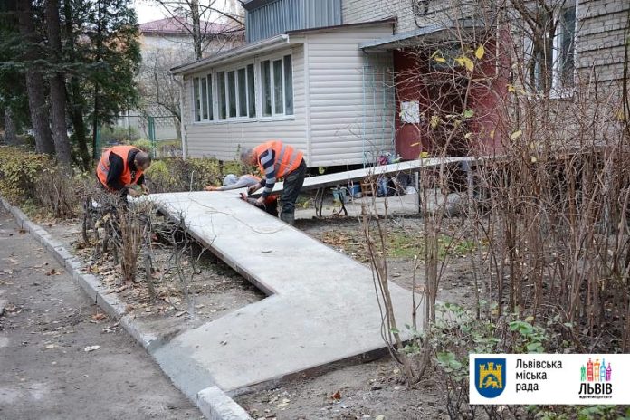 У Франківському районі буде облаштовано 10 пандусів біля житлових будинків людей з інвалідністю У Франківському районі буде облаштовано 10 пандусів біля житлових будинків людей з інвалідністю