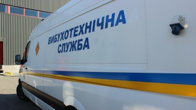 Поліцейські перевіряють повідомлення про замінування двох об’єктів у Львові