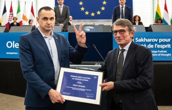 Сенцову вручили премію імені Сахарова Сенцову вручили премію імені Сахарова
