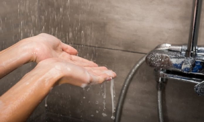 Сьогодні вже втретє у Львові для безхатьків організували санітарно-гігієнічні процедури Сьогодні вже втретє у Львові для безхатьків організували санітарно-гігієнічні процедури