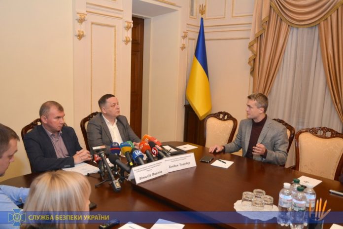 Вбивство Гандзюк: СБУ розслідує, чи допомогли поліцейські втекти організатору злочину (відео) Вбивство Гандзюк: СБУ розслідує, чи допомогли поліцейські втекти організатору злочину (відео)