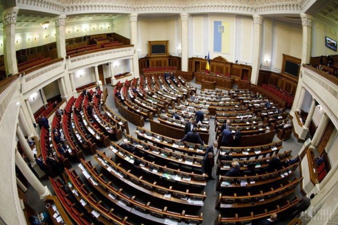 Раді пропонують садити держслужбовців до в’язниці на п’ять років за заперечення Голодомору Раді пропонують садити держслужбовців до в’язниці на п’ять років за заперечення Голодомору