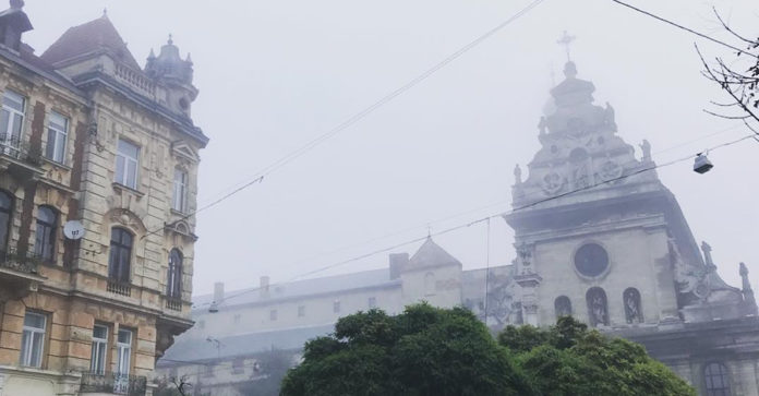 Погода у Львові: вночі та вранці збережеться туман та ожеледиця Погода у Львові: вночі та вранці збережеться туман та ожеледиця
