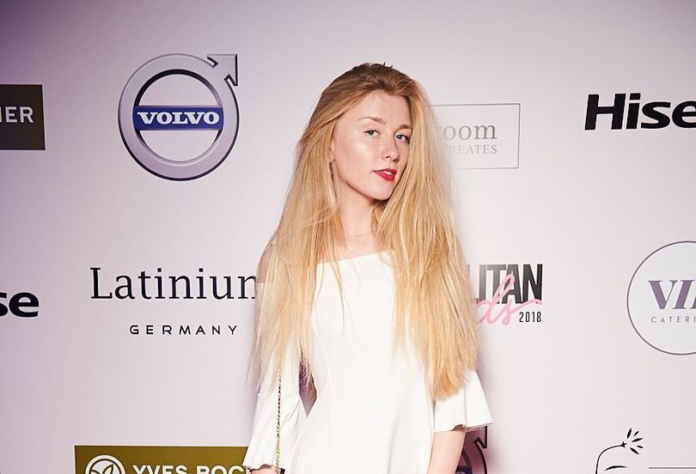 У Cosmopolitan звільнили журналістку, яка висміяла похорон Героя України У Cosmopolitan звільнили журналістку, яка висміяла похорон Героя України