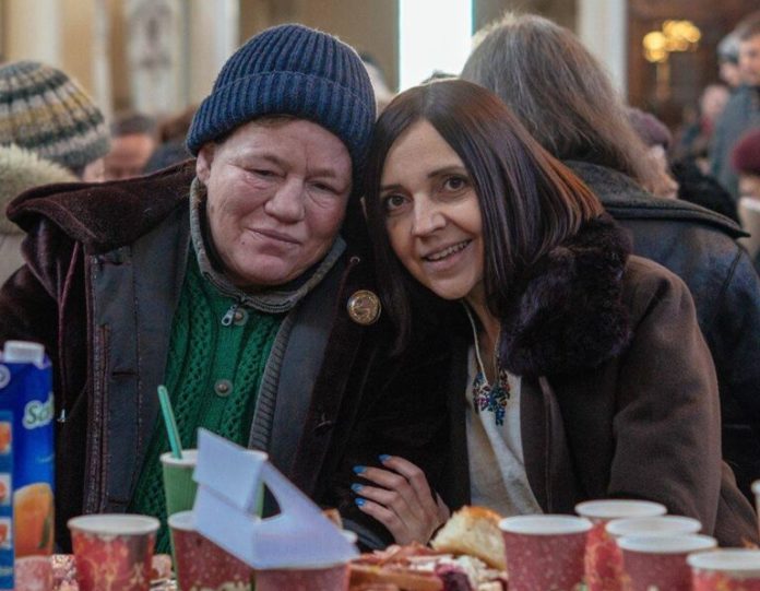 У Львові шукають волонтерів для великого різдвяного обіду для безпритульних У Львові шукають волонтерів для великого різдвяного обіду для безпритульних