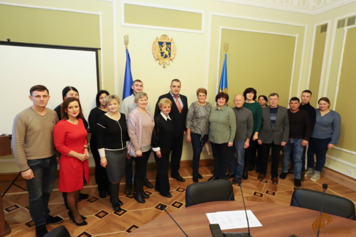 Змінимо країну разом: на Луганщину поїхали вчителі зі шкіл Львівщини Змінимо країну разом: на Луганщину поїхали вчителі зі шкіл Львівщини
