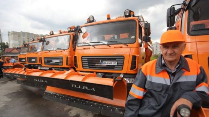 Комунальна техніка Львова готова до снігопадів, – міськрада Комунальна техніка Львова готова до снігопадів, – міськрада