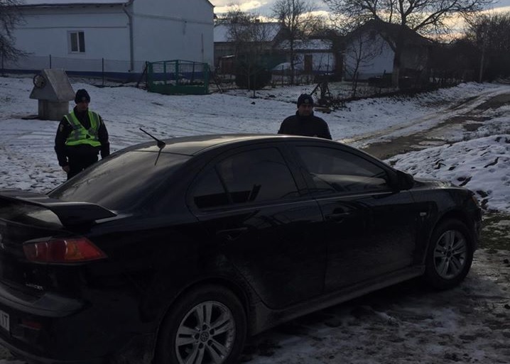 На Львівщині поліцейські знайшли автомобіль, викрадений в сусідній області