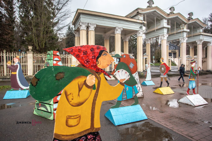 З вертепу у львівському парку культури вкрали фігуру царя З вертепу у львівському парку культури вкрали фігуру царя