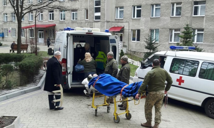 До Львова прибув борт із пораненими бійцями До Львова прибув борт із пораненими бійцями