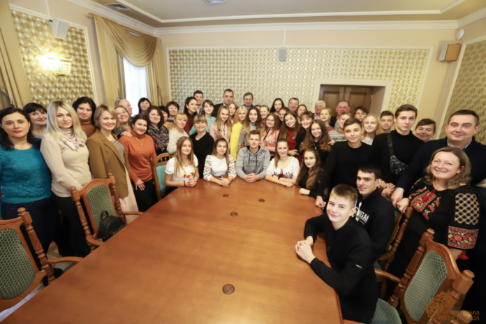 У Львові привітали дітей із Луганщини з Днем святого Миколая У Львові привітали дітей із Луганщини з Днем святого Миколая