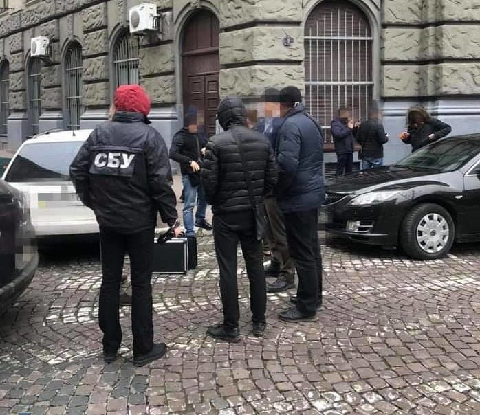 Результат пошуку зображень за запитом "Львівський поліцейський вимагав хабара від призовника"
