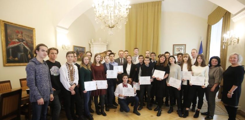 30 найкращих учнів Львова отримали міські премії
