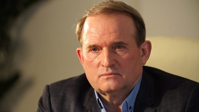Зеленський не бачить підстав позбавляти Медведчука звання заслуженого юриста Зеленський не бачить підстав позбавляти Медведчука звання заслуженого юриста