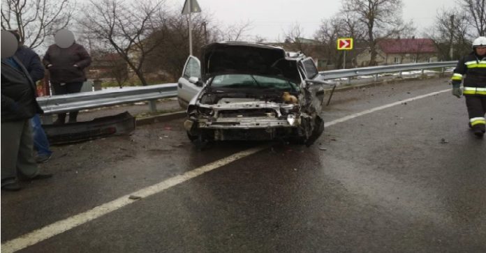 На Мостищині внаслідок ДТП травмувався водій На Мостищині внаслідок ДТП травмувався водій