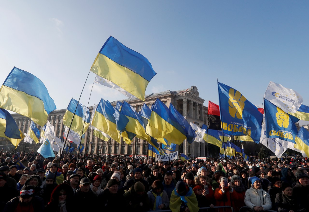 Віче «Червоні лінії»: як у Києві опозиція протестувала перед зустріччю Зеленського з Путіним