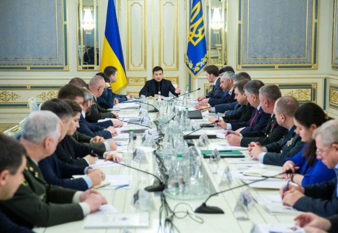 В РНБО затвердили основний сценарій реінтеграції Донбасу (відео) В РНБО затвердили основний сценарій реінтеграції Донбасу (відео)